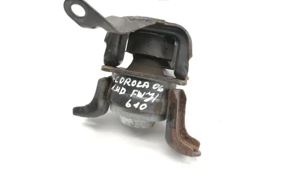 Toyota Corolla E120 E130 Engine mount bracket