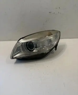 Skoda Fabia Mk2 (5J) Headlight/headlamp