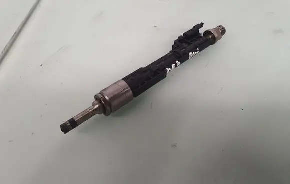 BMW 5 F10 F11 Fuel injector 13647597870 13648625397