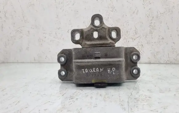 Volkswagen Touran I Engine mount bracket 1K0199555