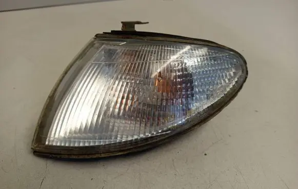 Mazda MX-6 Front indicator light 21061617