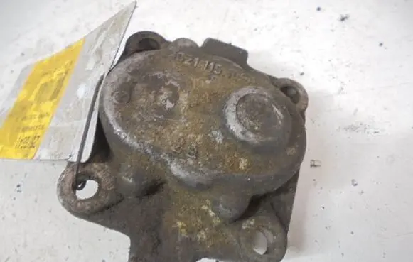 Volkswagen Transporter - Caravelle T3 Oil pump 021115109A