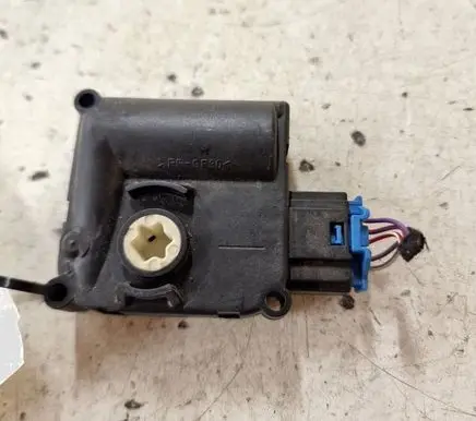 Audi A6 S6 C6 4F Air flap motor/actuator 0132801359