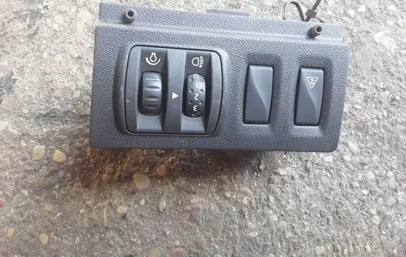 Renault Megane III Headlight level height control switch 251630003R