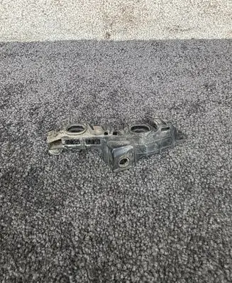 Front bumper mounting bracket