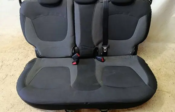 Renault Captur Second row seats 