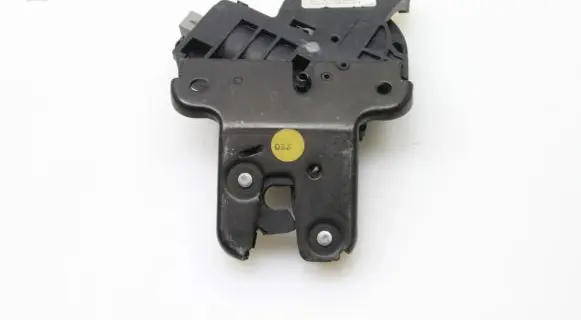 Volkswagen PASSAT B6 Loading door lock 4E0827505C