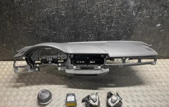 Audi A5 8T 8F Dashboard 8W1857033