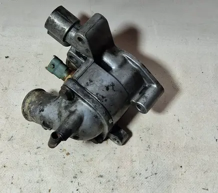 Opel Zafira B Thermostat housing 