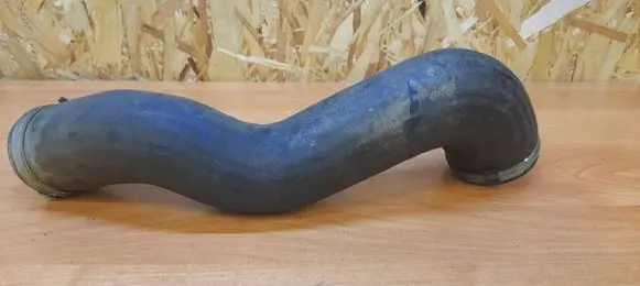 Volvo XC90 Intercooler hose/pipe 31261366