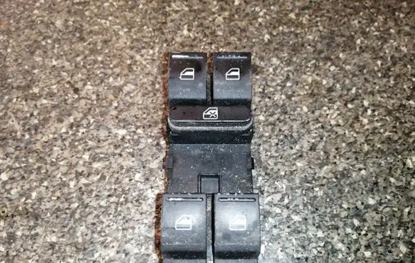 Volkswagen Touran I Electric window control switch 1K4959857