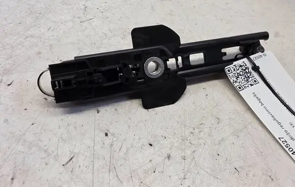 Volvo S60 Seat belt adjustment rail 16521700A