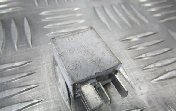 Opel Astra H Other relay 13100504