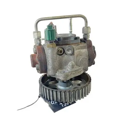 Opel Astra J Fuel injection high pressure pump 55581885 HU2940000504