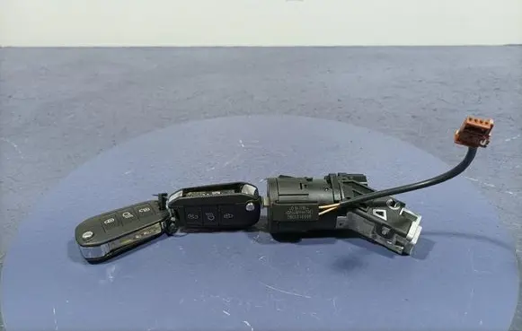 Peugeot 2008 I Ignition lock 9673257480