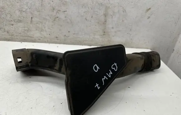 BMW 7 F01 F02 F03 F04 Air intake duct part 7577472 70345384 10991213