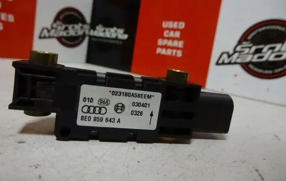 Audi A4 S4 B6 8E 8H Airbag deployment crash/impact sensor 8E0 959 643A