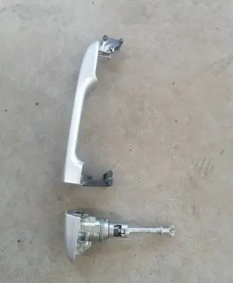 Volvo V40 Front door lock (next to the handle) 0130
