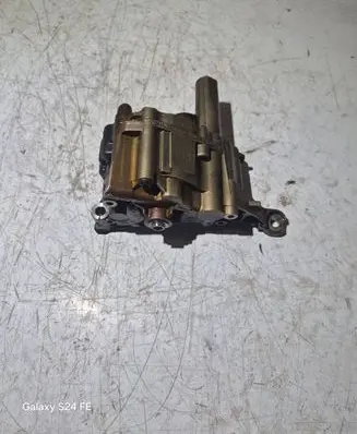 BMW 5 E60 E61 Oil pump 7545939