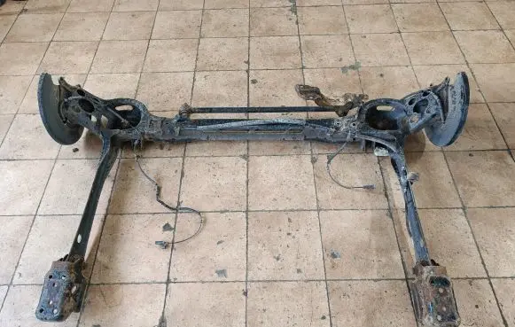 Chrysler Town u0026 Country V Rear axle beam 
