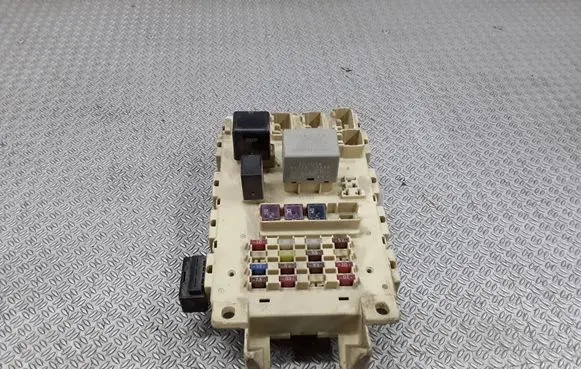 Toyota Yaris Fuse module