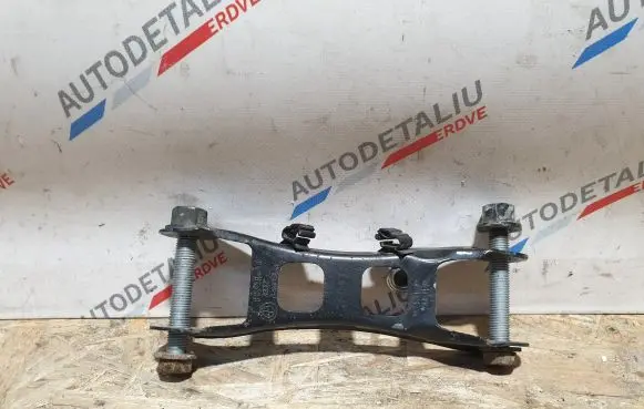 Rear control arm