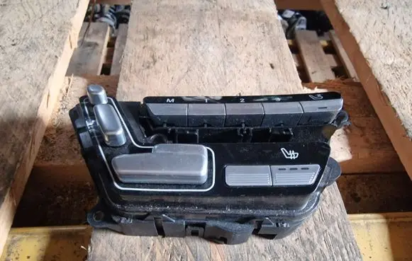 Mercedes-Benz S W221 Seat control switch 2218701651