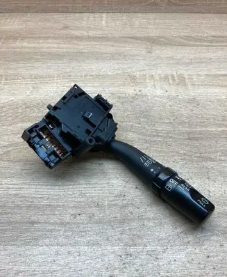 Toyota Avensis T250 Wiper control stalk 173654LH 8465205170 L99