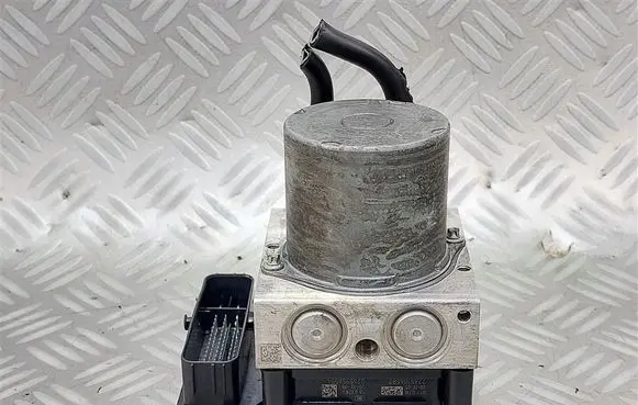 Volvo XC40 ABS Pump 32281472