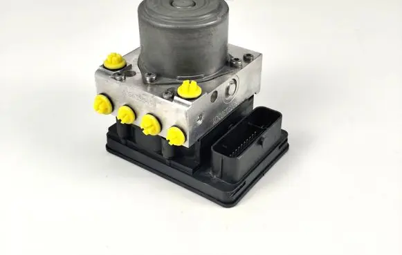Fiat 500L ABS Pump 52063662 A005C402 A005C528