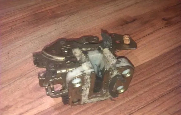 Mazda 323 Rear door lock