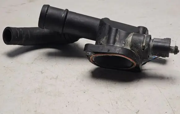 Volkswagen Golf VI Engine coolant pipe/hose 03L121132