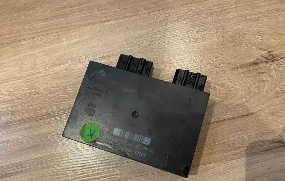Volkswagen PASSAT B5 Comfort/convenience module 5DK00769701 3B0959796