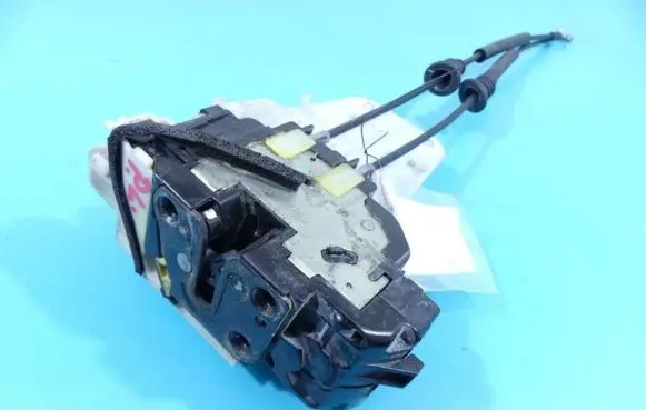 Hyundai i30 Front door lock 81310-2L020 IMPRK1238568