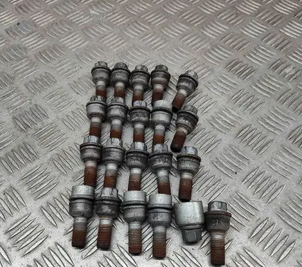 Audi Q5 SQ5 Nuts/bolts 8R0601295
