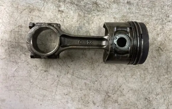Mitsubishi Pajero Sport I Piston with connecting rod