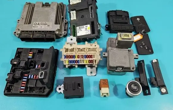 Renault Koleos I Engine control unit/module ECU 0281014360 IMPRK1591482