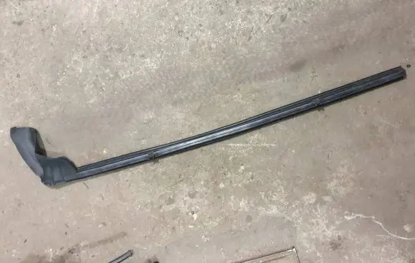 BMW 3 E92 E93 Rubber seal front coupe door window 7187084