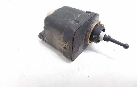 Opel Astra F Headlight level adjustment motor 11H28