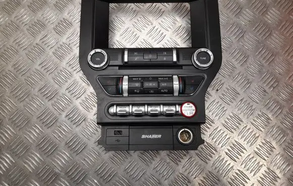Ford Mustang VI Climate control unit GR3T18E245DD