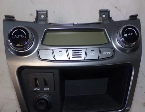 SsangYong Korando Central console control unit 