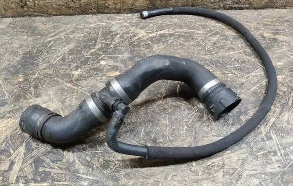 Mercedes-Benz CL C215 Engine coolant pipe/hose 2205015682