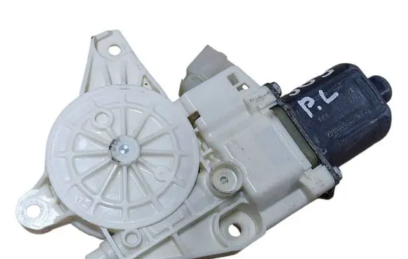 Mercedes-Benz E W212 Front door window regulator motor A2048200142 971219100 0130822503