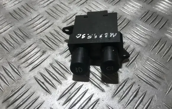 Fog light switch