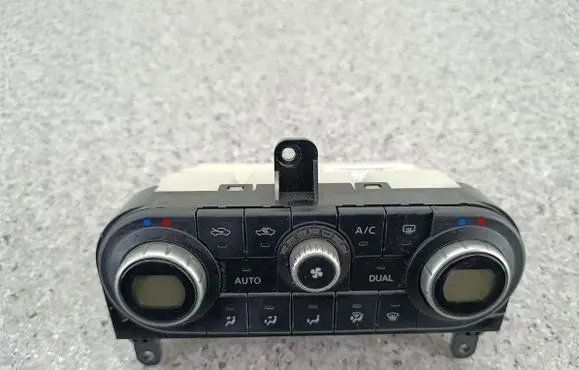Nissan Qashqai Climate control/heater control trim 27500JD45A
