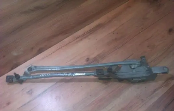 Ford Focus Front wiper linkage and motor 3397020854