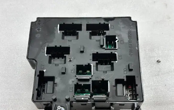 Volvo XC90 Fuse module 32212297