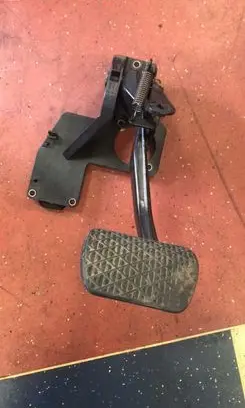 Mercedes-Benz A W169 Brake pedal 1692901401