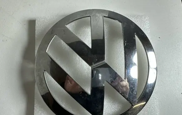 Volkswagen Multivan T5 Manufacturer badge logo/emblem 7E0853601