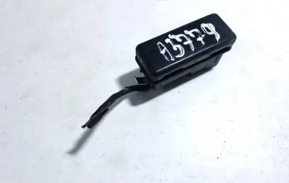BMW 5 E39 Hazard light switch 8350947 saeqc94dot